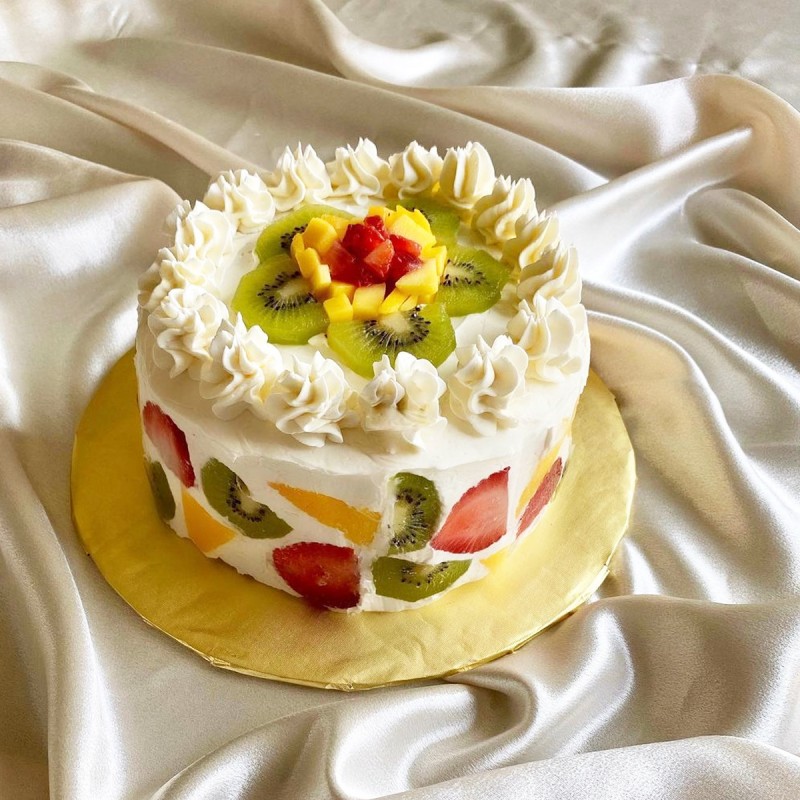 Half Kg Almonds Pineapple Fruit Cake