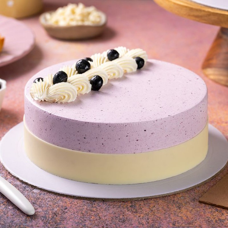 Half Kg Butterscotch Blueberry Cake