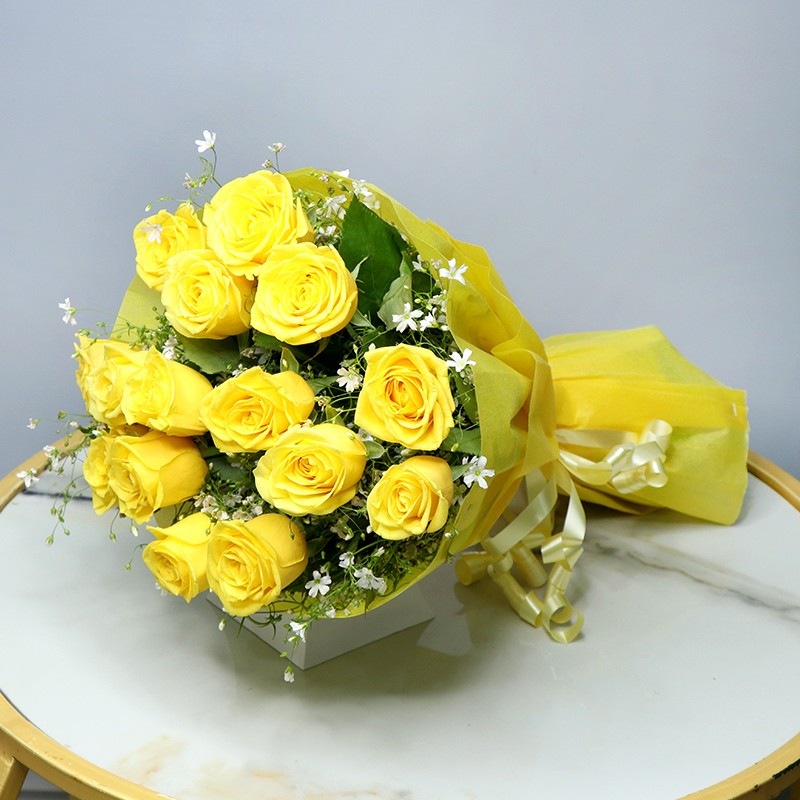 Alluring Yellow Roses