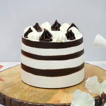 Half Kg Vanilla Cream Cake