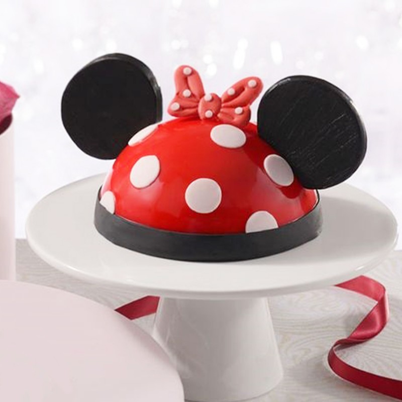Minnie Mouse Pinata Cake