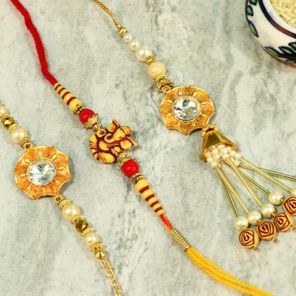 Heavenly Set Of Family Rakhi
